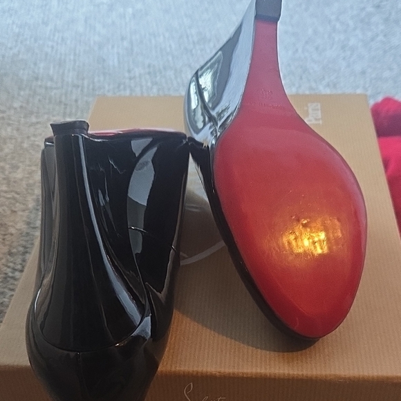 Christian Louboutin Black Patent Wedge Pumps with Red Dust Bag - Picture 2 of 3